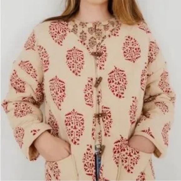 Sonmer Red and Tan Quilted Jacket with Oversized Fit - Picture 2 of 8